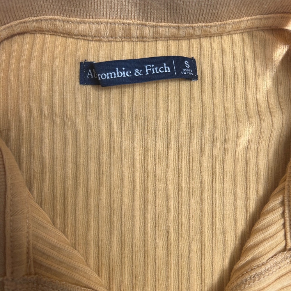 Abercrombie & Fitch Mustard Yellow Ribbed Button-Up Shirt - Picture 2 of 3